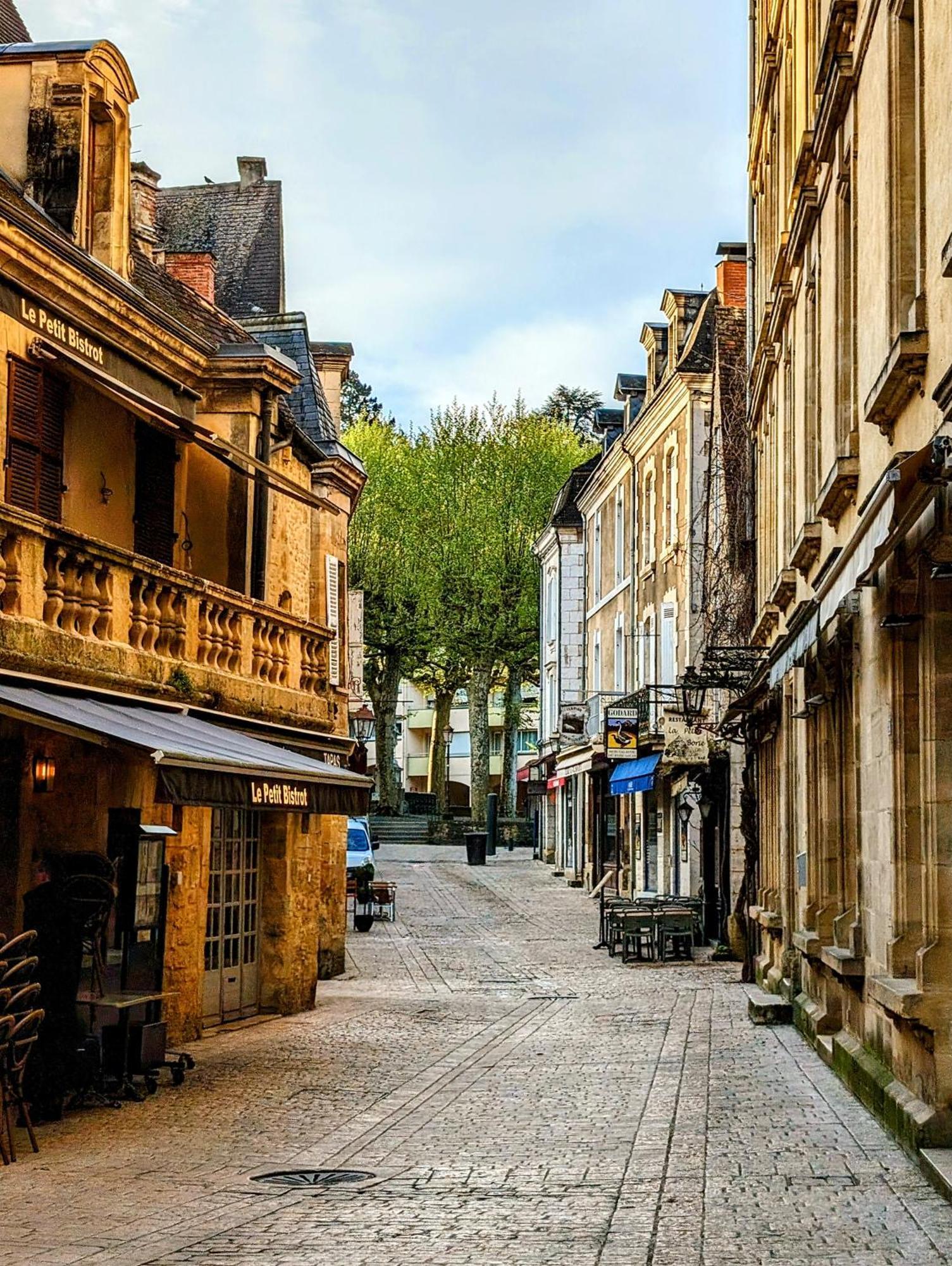 Centrally Located Sarlat Apartment With Medieval Town Views Esterno foto